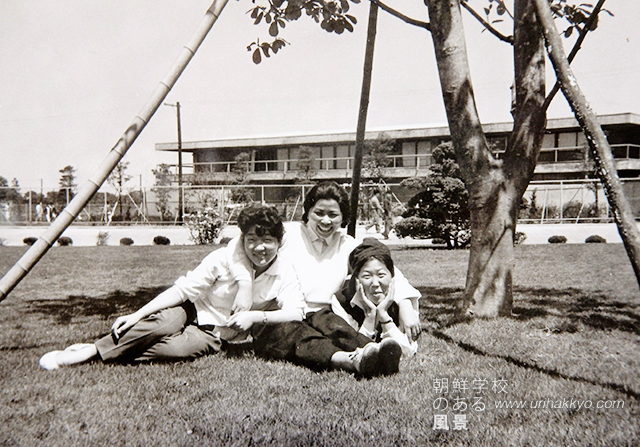 ３人の４期生と一緒に(1959・秋　中央が金さん)